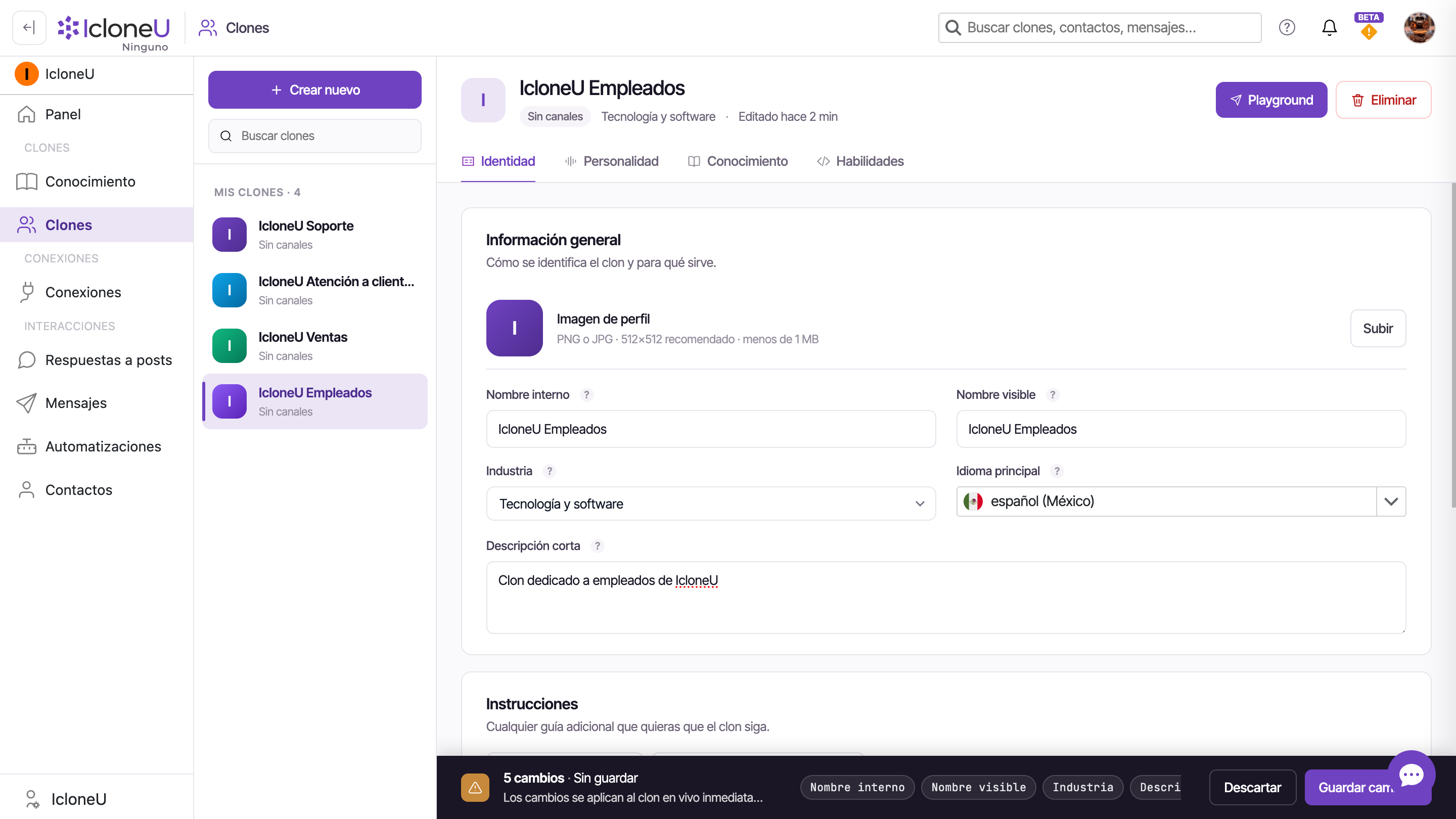 La pestaña Identidad con Información general completada y la barra de Cambios sin guardar con Descartar y Guardar cambios al pie